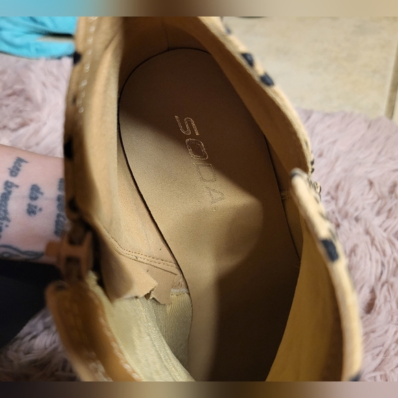 Size 9 Cheetah Print Wedge Heels - Picture 5 of 6